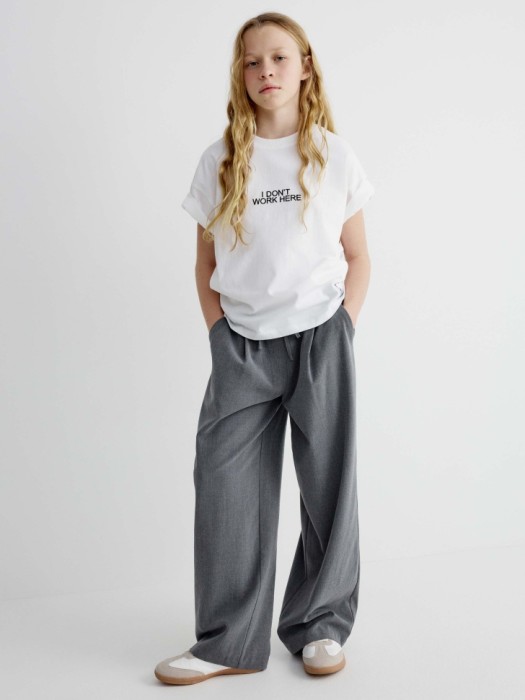 футболка оверсайз с принтом для девочек от бренда sela вид слева