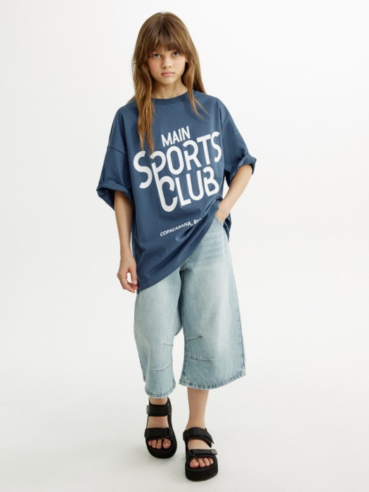 футболка оверсайз с принтом для девочек от бренда sela вид слева