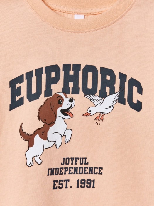 футболка оверсайз с принтом для девочек из россии вид сбоку