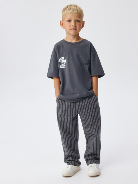 футболка оверсайз с принтом для мальчиков от бренда sela вид слева