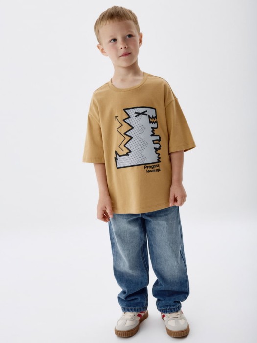 футболка оверсайз с принтом для мальчиков от бренда sela вид слева