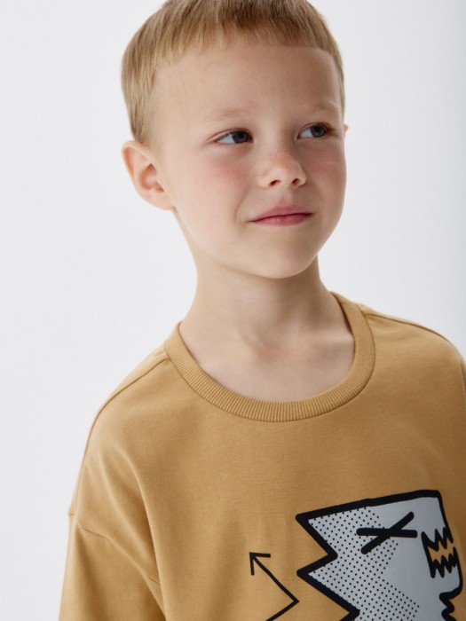 футболка оверсайз с принтом для мальчиков из россии вид сбоку