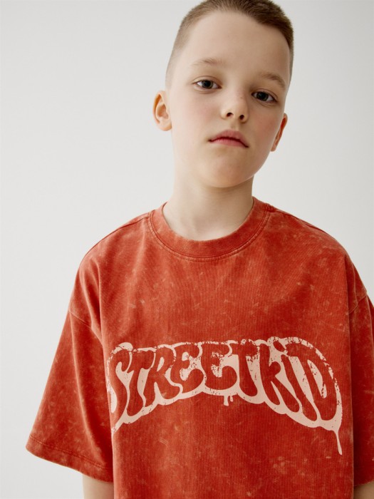 футболка оверсайз с принтом для мальчиков по цене 1299 руб вид справа
