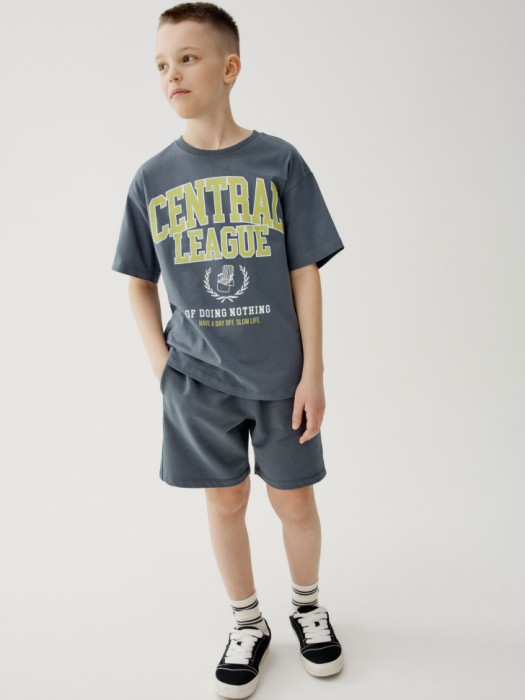 футболка оверсайз с принтом для мальчиков от бренда sela вид слева