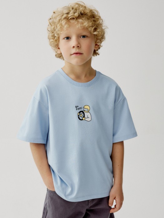 футболка оверсайз с принтом для мальчиков по цене 899 руб вид справа