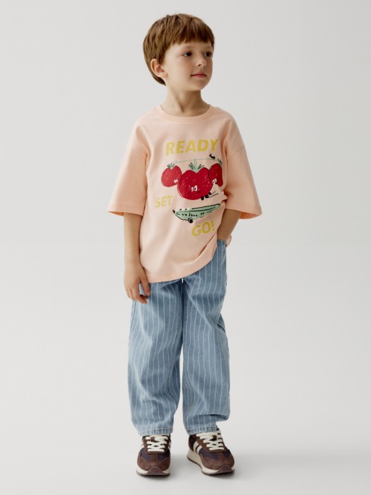 футболка оверсайз с принтом для мальчиков от бренда sela вид слева