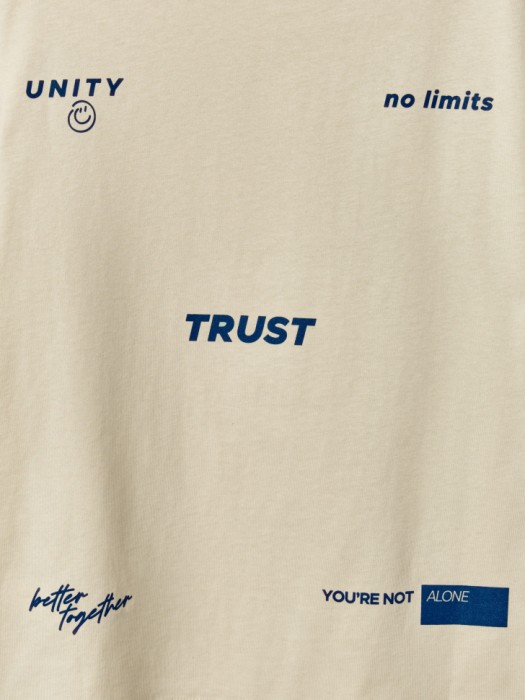 футболка оверсайз с принтом для мальчиков по цене 899 руб вид справа