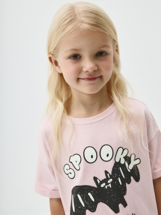 футболка оверсайз с принтом halloween для девочек из хлопка спереди