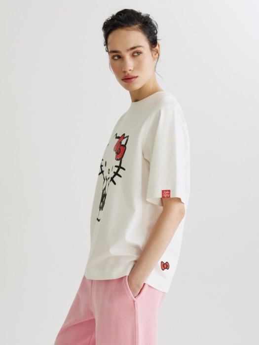 футболка оверсайз с принтом hello kitty из россии вид сбоку