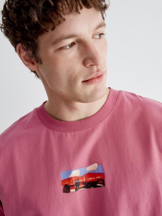 футболка оверсайз с принтом из коллекции art people с алексеем ланцевым из россии вид сбоку