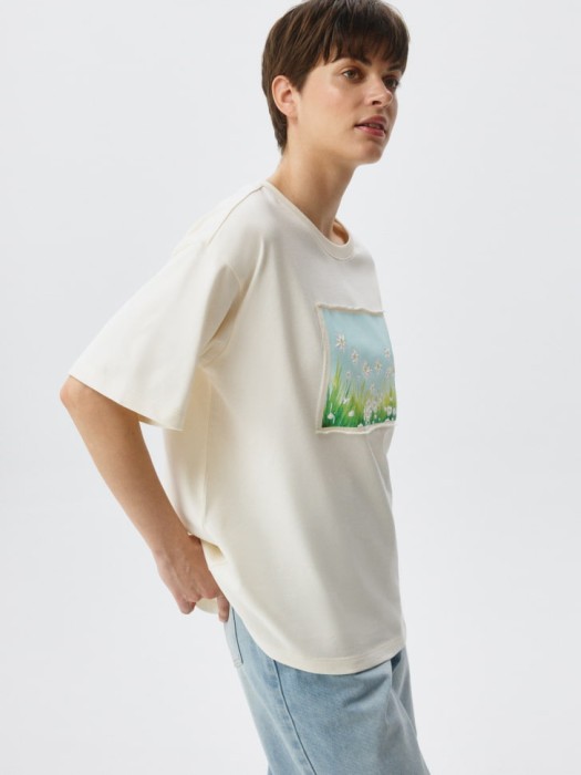 футболка оверсайз с принтом из россии вид сбоку