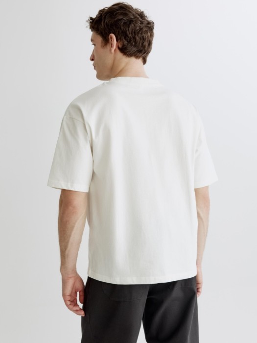 футболка оверсайз с принтом по цене 2299 руб вид справа