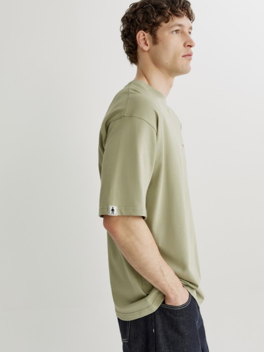 футболка оверсайз с принтом из россии вид сбоку