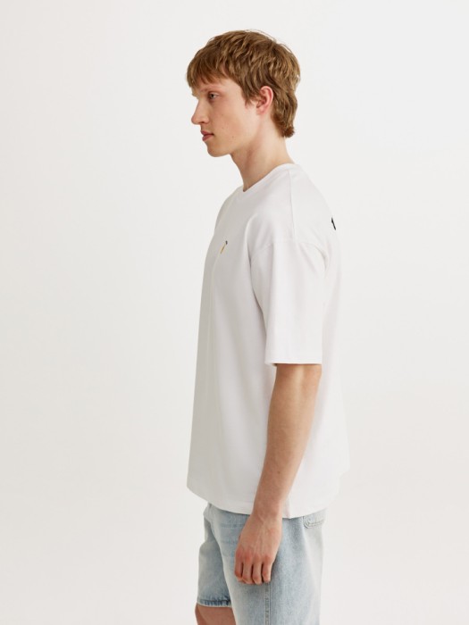 футболка оверсайз с принтом из россии вид сбоку