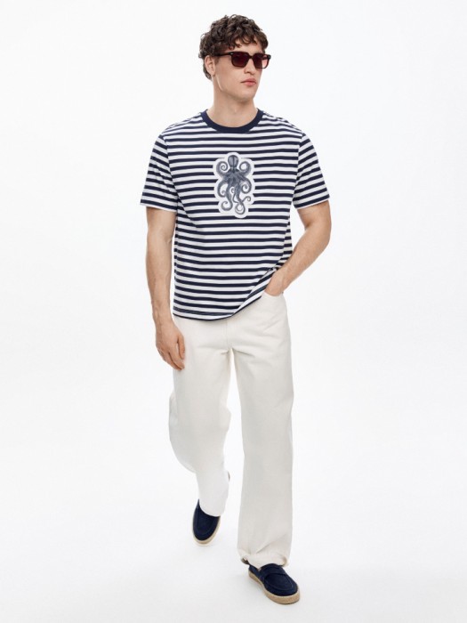 футболка оверсайз с принтом от бренда sela вид слева