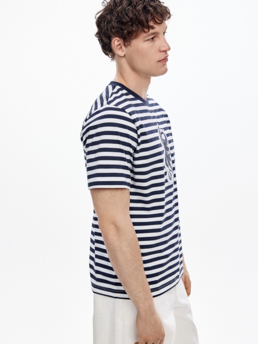 футболка оверсайз с принтом из россии вид сбоку