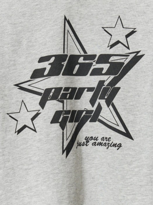 футболка оверсайз в спортивном стиле для девочек из россии вид сбоку