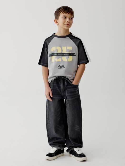 футболка оверсайз в спортивном стиле для мальчиков по цене 1299 руб вид справа