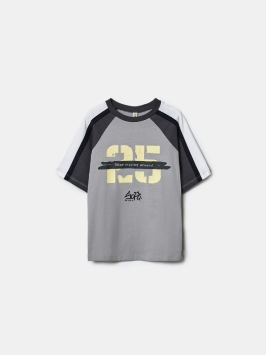 футболка оверсайз в спортивном стиле для мальчиков из россии вид сбоку