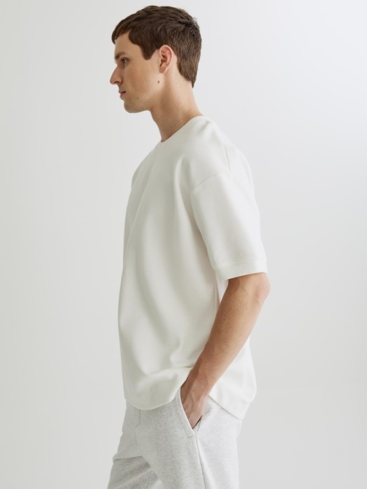 футболка оверсайз по цене 1999 руб вид справа