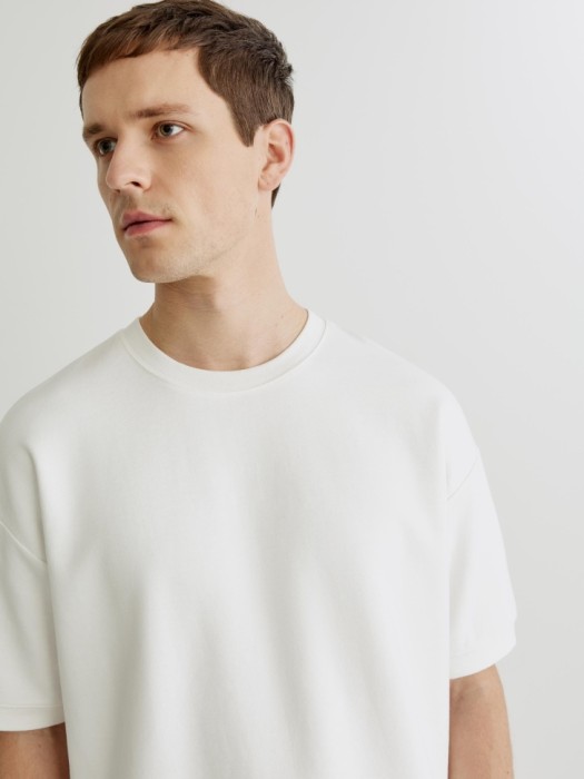 футболка оверсайз из россии вид сбоку