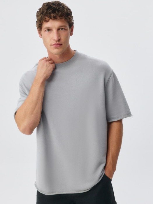 футболка oversize fit из футера из россии вид сбоку