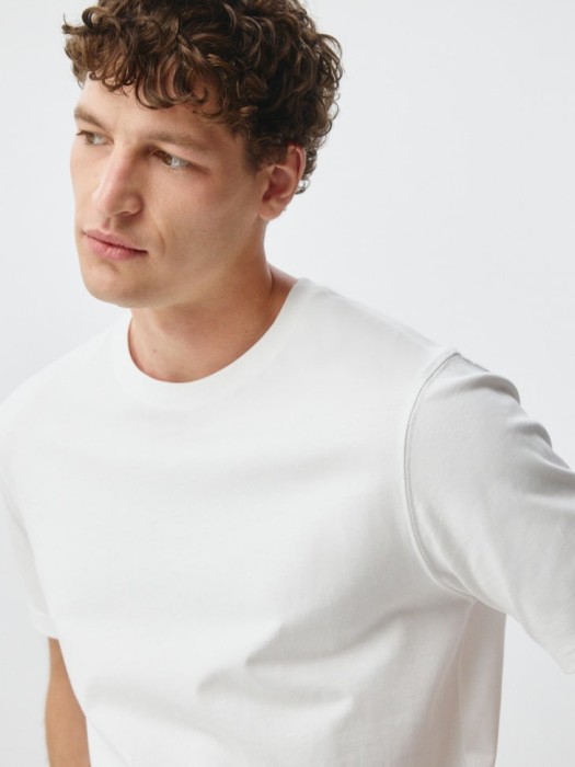 футболка peter regular fit базовая от бренда sela вид слева