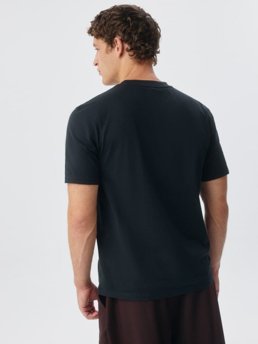 футболка peter regular fit базовая по цене 1299 руб вид справа