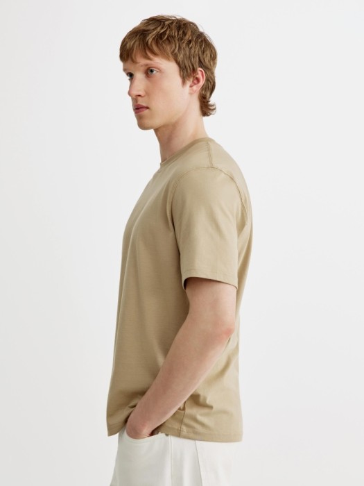 футболка питер прямого кроя из россии вид сбоку