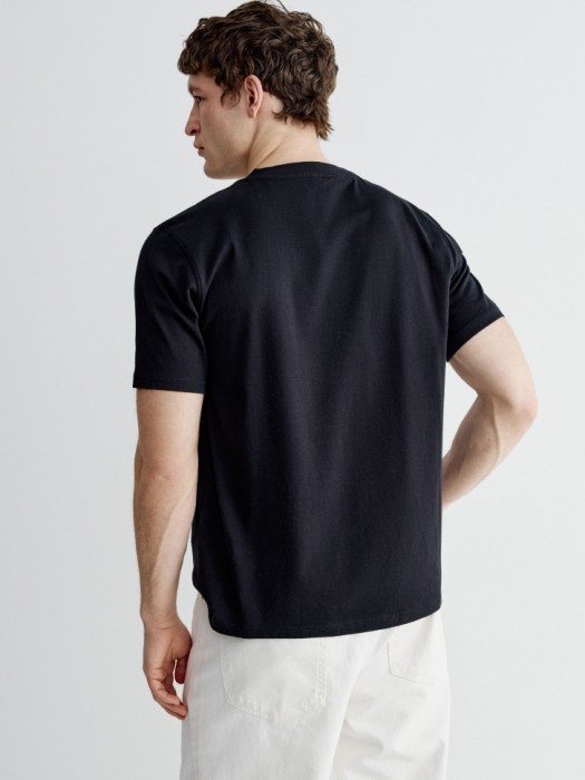 футболка питер прямого кроя по цене 1299 руб вид справа