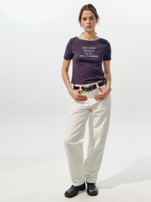 футболка приталенная с принтом из линейки  young от бренда sela вид слева