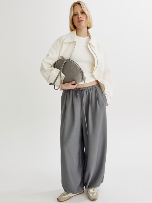 футболка приталенная в рубчик от бренда sela вид слева