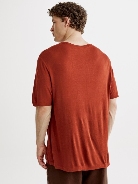 футболка прямого кроя из вискозы и льна из россии вид сбоку