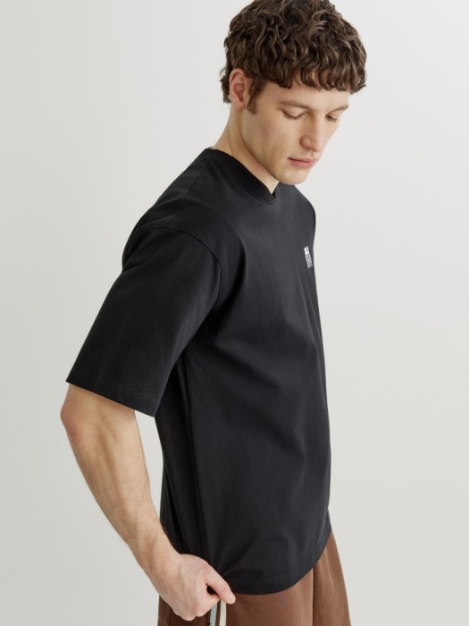 футболка прямого кроя с принтом hello kitty по цене 2599 руб вид справа