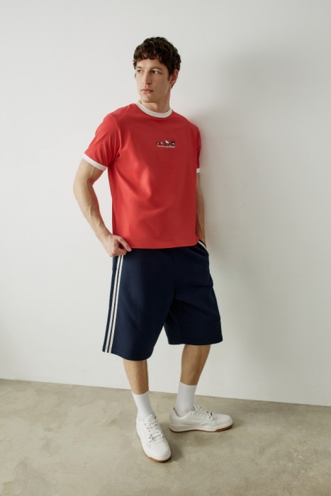 футболка прямого кроя с принтом hello kitty от бренда sela вид слева