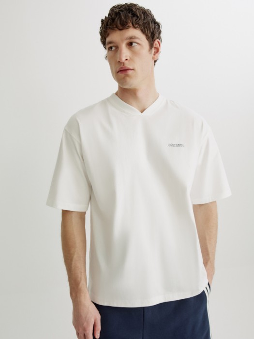 футболка прямого кроя с принтом pochacco по цене 2599 руб вид справа