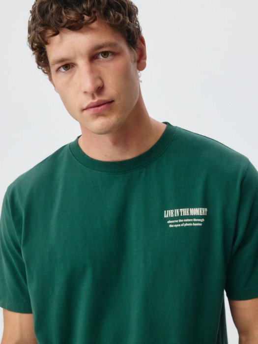 футболка regular fit с принтом из россии вид сбоку