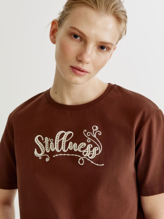 футболка с ажурной вышивкой по цене 2299 руб вид справа