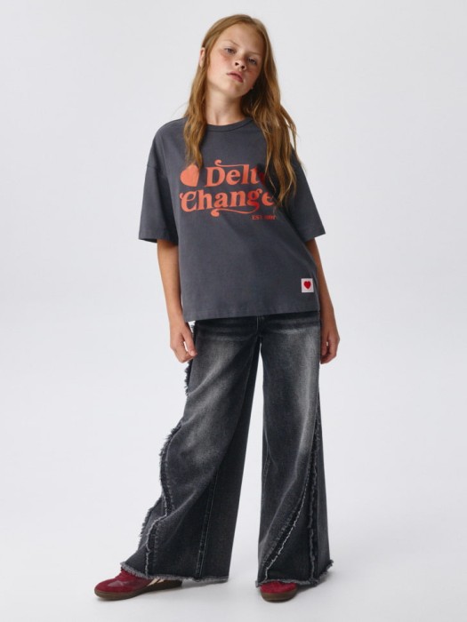 футболка с принтом для девочек от бренда sela вид слева