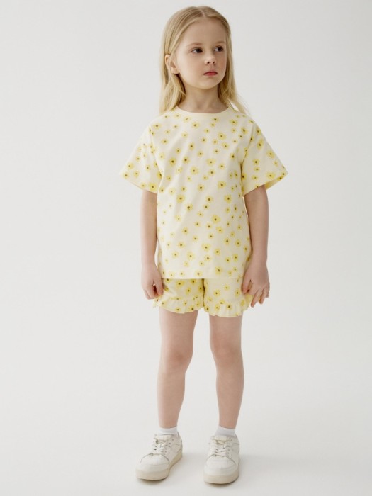 футболка с принтом для девочек от бренда sela вид слева