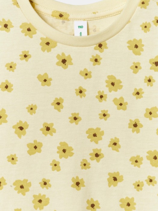 футболка с принтом для девочек из россии вид сбоку