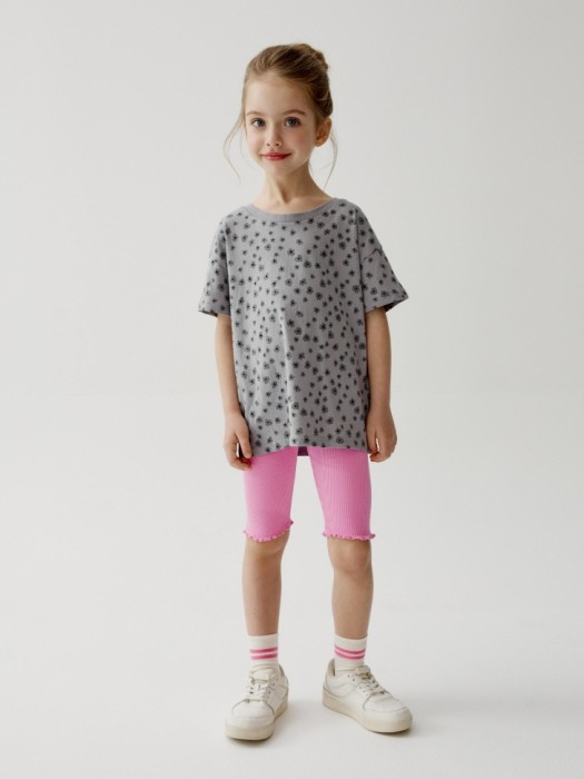 футболка с принтом для девочек от бренда sela вид слева