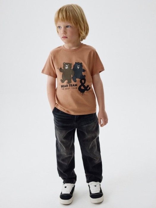 футболка с принтом для мальчиков от бренда sela вид слева