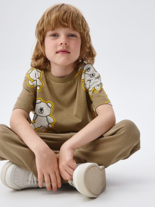 футболка с принтом для мальчиков из россии вид сбоку