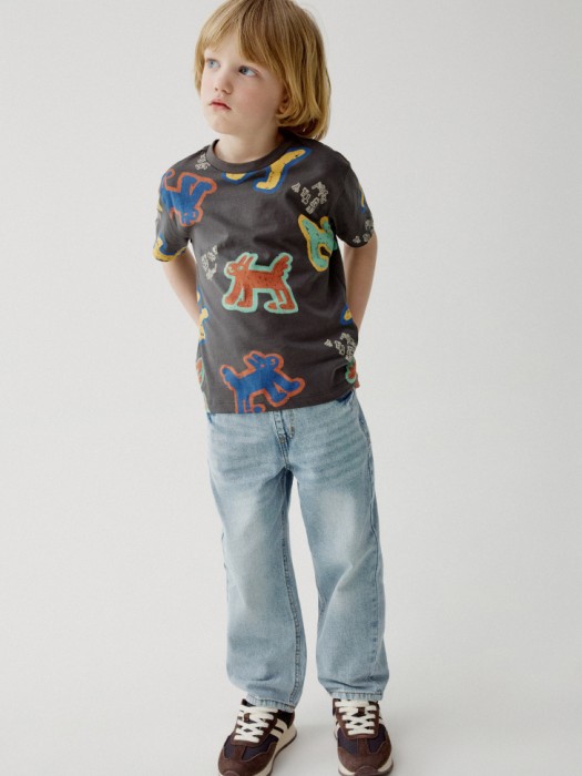 футболка с принтом для мальчиков от бренда sela вид слева