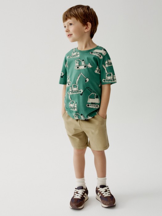 футболка с принтом для мальчиков от бренда sela вид слева
