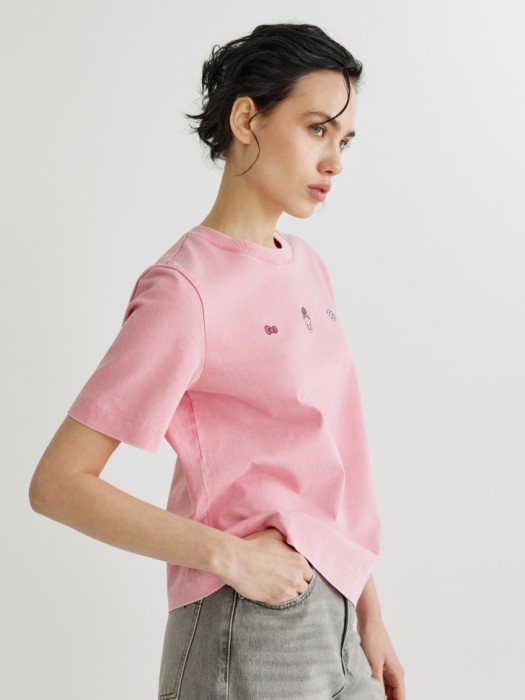 футболка с принтом hello kitty с кислотной стиркой из россии вид сбоку