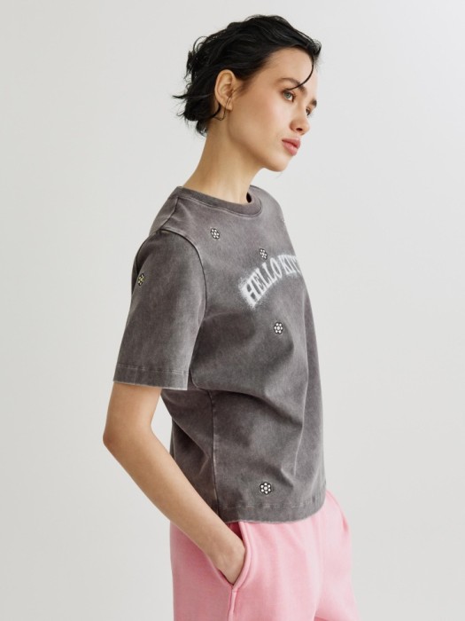 футболка с принтом hello kitty с кислотной стиркой из россии вид сбоку