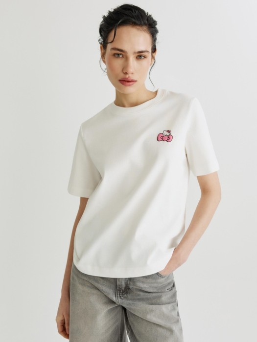 футболка с принтом hello kitty из россии вид сбоку