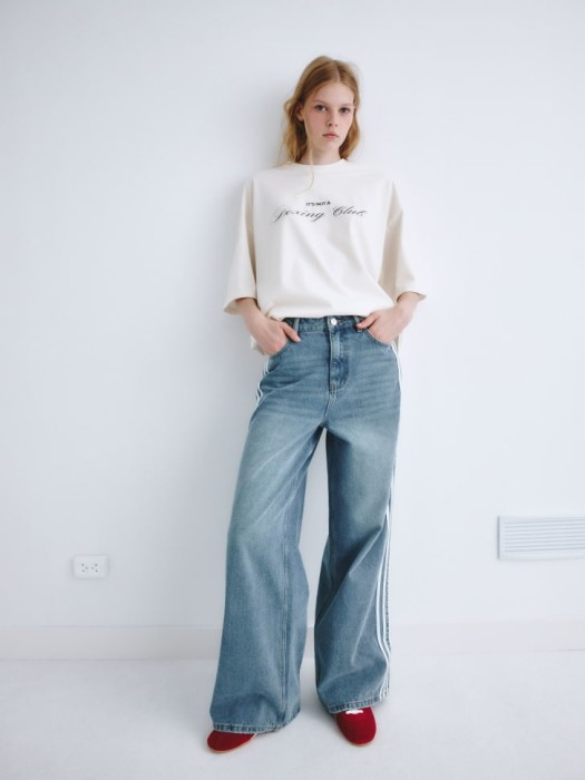 футболка с принтом и вышивкой из линейки  young от бренда sela вид слева